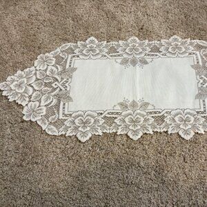 NEW Beautiful Lace White Floral Runner 32x14"